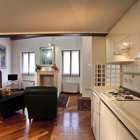 Veronaforent Cadrega Apartment